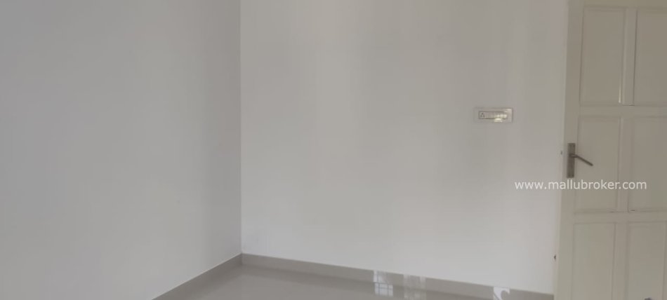 2BHK, Apartment for sale in nettoor @ 55lacs.